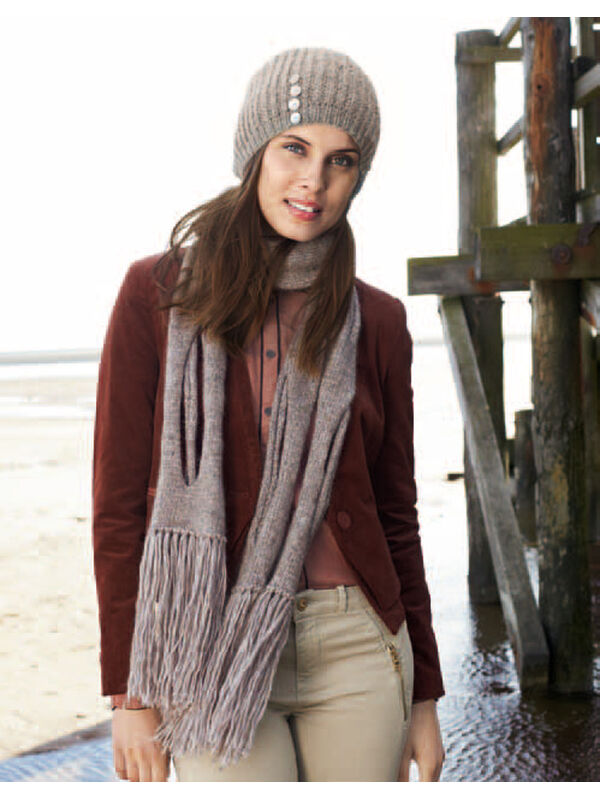 Lana Grossa MUTS IN PATENTPATROON MET BOORD Alta Moda Alpaca