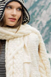 Lana Grossa TRUI IN KABELPATROON MET COL Alta Moda Alpaca