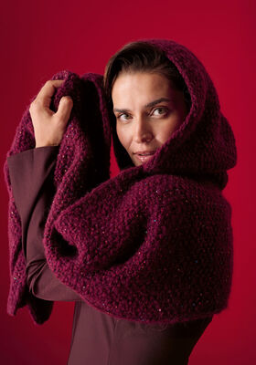 SJAAL MET CAPUCHON Baby Furry & Glamour van Lana Grossa