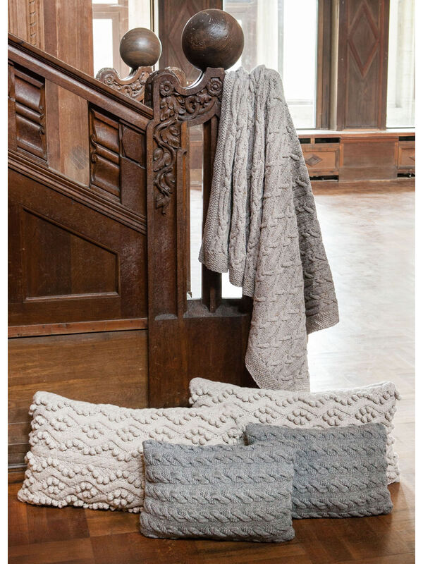 Lana Grossa KUSSENS MET KABELPATROON Alta Moda Alpaca