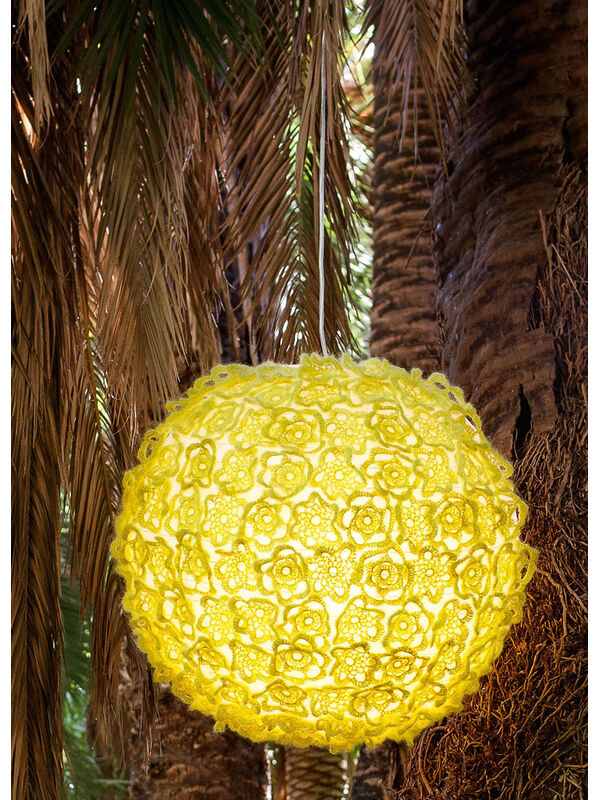 Lana Grossa GEHAAKTE BLOEMEN VOOR EEN BALLONLAMP Silkhair