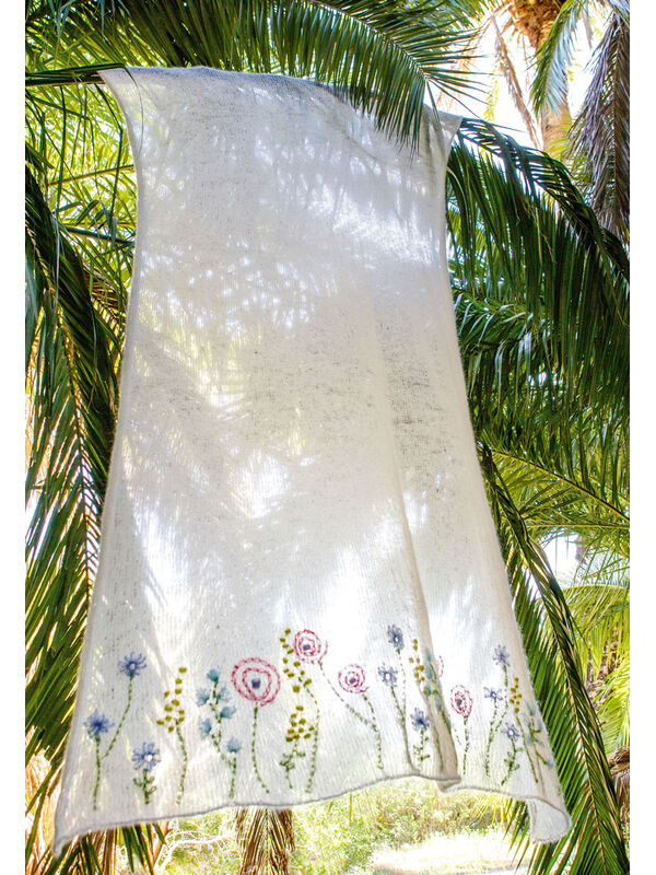 Lana Grossa PLAID MET GEBORDUURDE BLOEMEN Silkhair