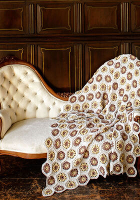 PLAID MET ZESHOEKIGE MOTIEVEN Organico van Lana Grossa