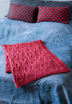 PLAID IN KABEL-AJOURPATROON Alta Moda Cashmere 16 van Lana Grossa