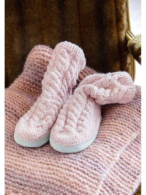 Lana Grossa HUISSCHOENEN MET KABELPATROON Alta Moda Cashmere 16/Cashmere 16 Fine