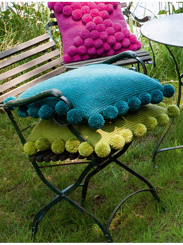 Lana Grossa KUSSEN IN TRICOTSTEEK MET POMPONS Feltro