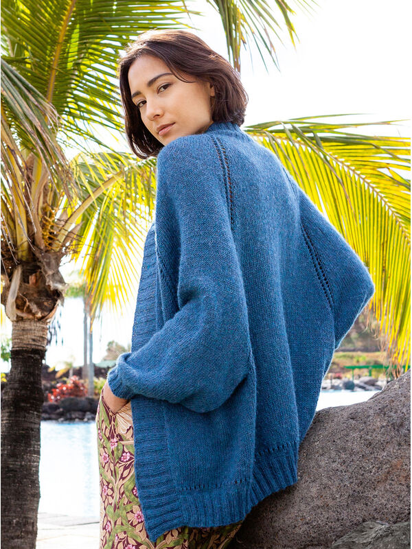 Lana Grossa VEST MET DIEPE RAGLAN EN GAATJESRIJEN Ecopuno