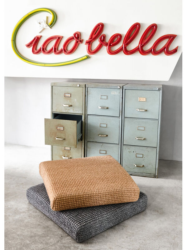 Lana Grossa TWEE KUSSENS IN PATROON MET LANGGETROKKEN STEKEN Lala Berlin Lovely Cotton