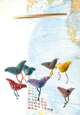 MOBILE MET GEHAAKTE VOGELTJES Cool Wool Big van Lana Grossa