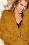 Lana Grossa VEST IN VERSPRINGENDE HALVE PATENTSTEEK MET KABELPATROON Alta Moda Alpaca