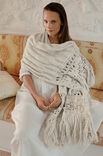 Lana Grossa STOLA IN BOORDPATROON MET GEHAAKTE RANDEN Natural Alpaca Pelo