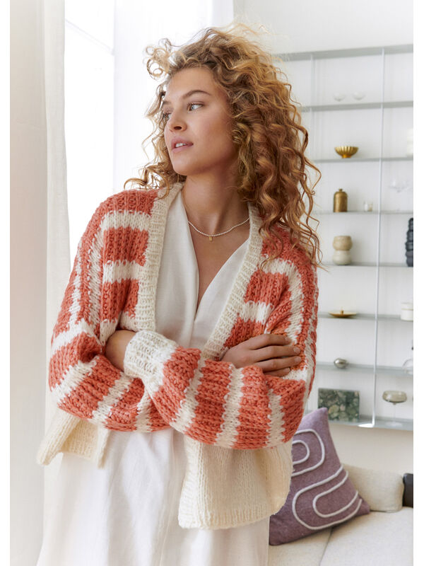 Lana Grossa GESTREEPT VEST MET TRICOTSTEEK EN HALVE PATENTSTEEK Lala Berlin Lovely Cotton