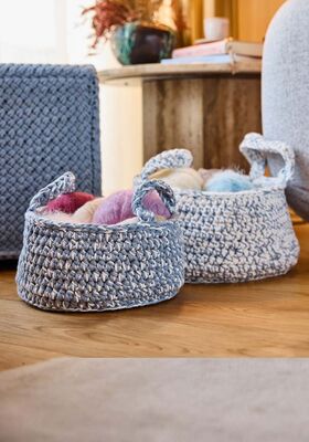 MANDJE MET STOKJES EN HENGSELS The Tube & The Tube Fine van Lana Grossa