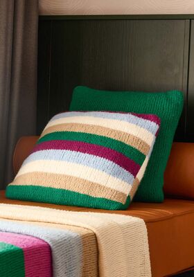 TWEE KUSSENHOEZEN IN TRICOTSTEEK Ecopuno Chunky van Lana Grossa