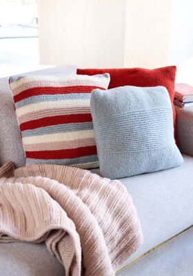 KUSSENHOES IN TRICOTSTEEK EN RIBBELSTEEK Alta Moda Cashmere 16 van Lana Grossa