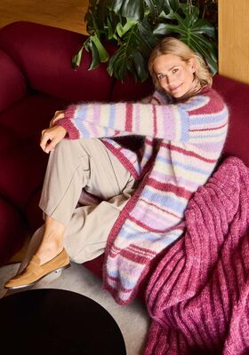 MANTEL IN TRICOTSTEEK MET STREPEN Mohair Moda van Lana Grossa