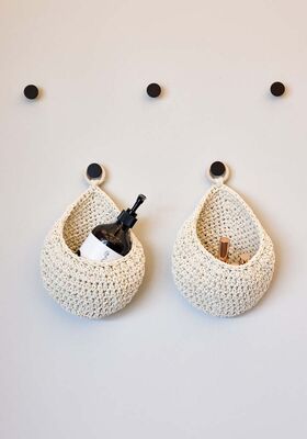 TWEE HANGMANDJES IN HALVE STOKJES The Core van Lana Grossa