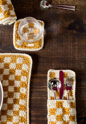 VIER BESTEKZAKJES IN RUITPATROON The Look Fine van Lana Grossa