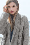 Lana Grossa VEST IN GERSTEKORREL MET KABELSTREPEN Lala Berlin Lovely Cotton