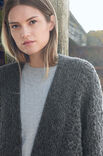Lana Grossa DWARSGEBREID VEST MET AJOURPATROON Brigitte No. 2