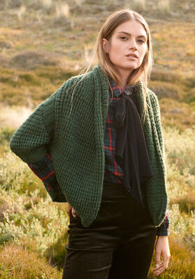 VEST IN WIKKELSTEKENPATROON Alta Moda Cashmere 16 van Lana Grossa