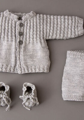 Vestje, broekje en schoentjes Cool Wool Baby van Lana Grossa