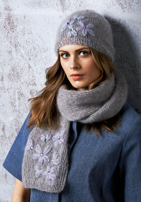 MUTS MET GEBORDUURDE BLOEMEN Silkhair van Lana Grossa