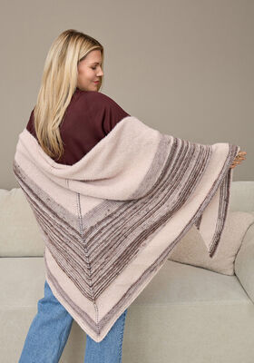 DRIEHOEKIGE STOLA Cosy Socks & Cosy Socks Soft Stripes van Lana Grossa
