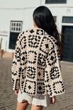 Lana Grossa VEST MET VIERKANTE MOTIEVEN Campo