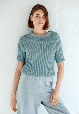 TRUI MET RONDE PAS EN KORTE MOUW Cool Wool van Lana Grossa