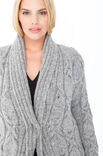 Lana Grossa LANG VEST IN KABELPATROON Alta Moda Alpaca