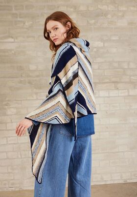 ASYMMETRISCHE DRIEHOEKIGE STOLA Cool Wool Lace & Soffio van Lana Grossa