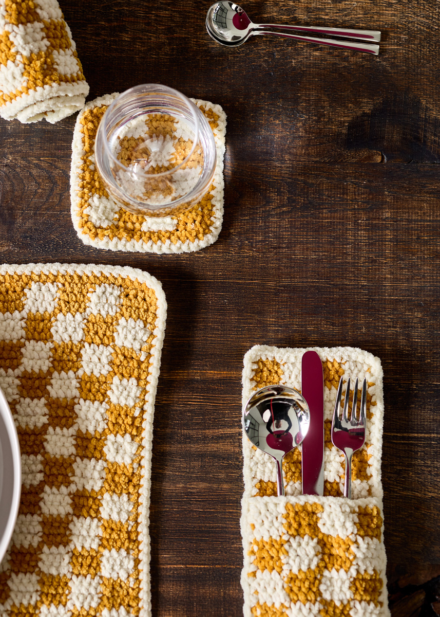 VIER BESTEKZAKJES IN RUITPATROON The Look Fine van Lana Grossa