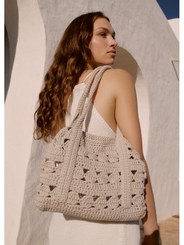 Lana Grossa GEHAAKTE TAS MET SCHELPPATROON The Fine Tube